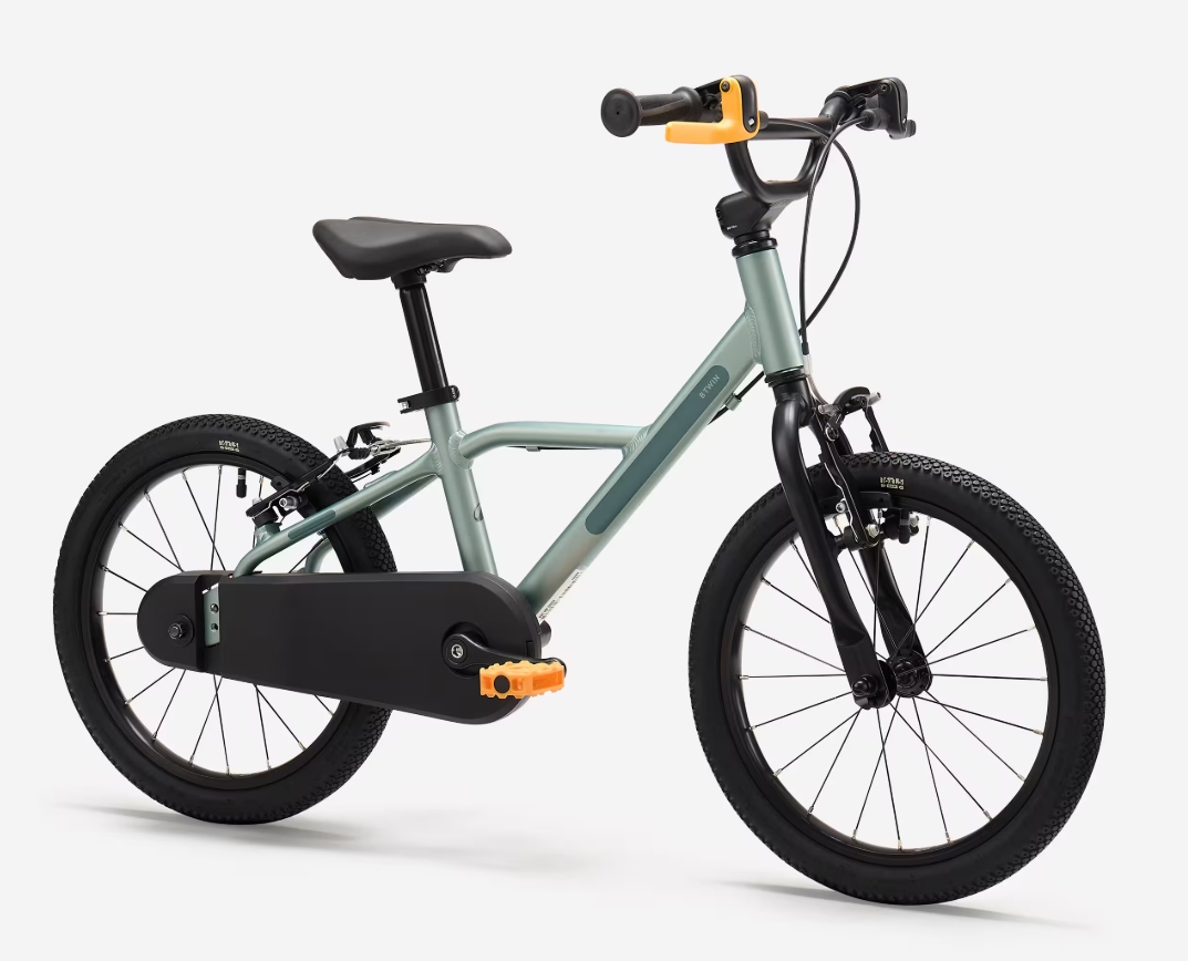 a product shot of the BTWIN 16" Discover 900 blue bike