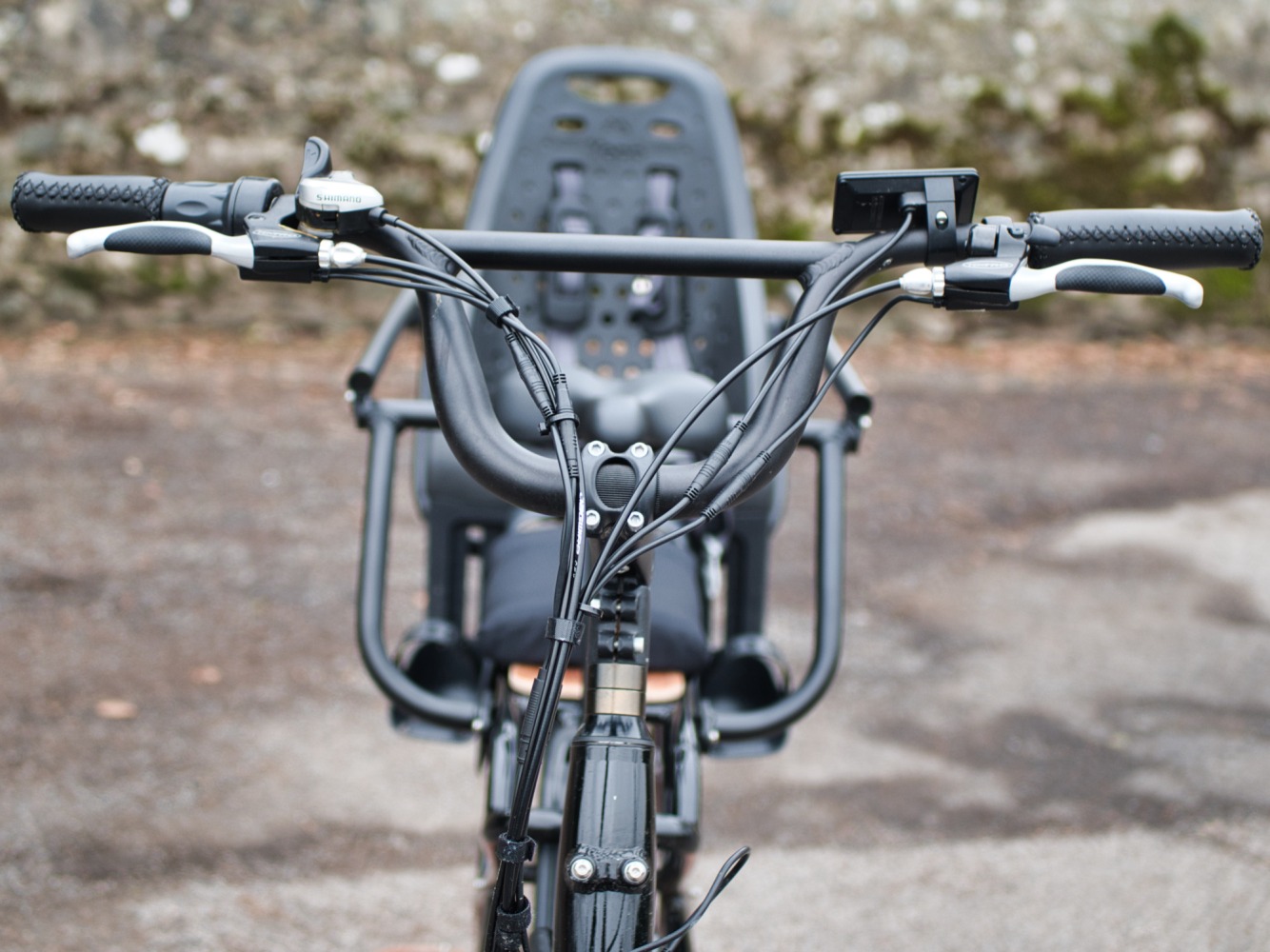 Mycle Cargo front view Mycle Cargo electric longtail bike handlebar