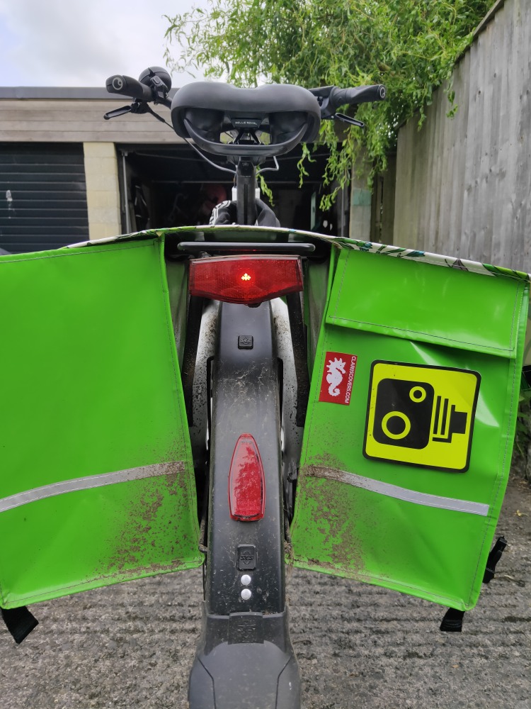 Urban Arrow Family box bike from behind, with Passpixi on Clarijs panniers