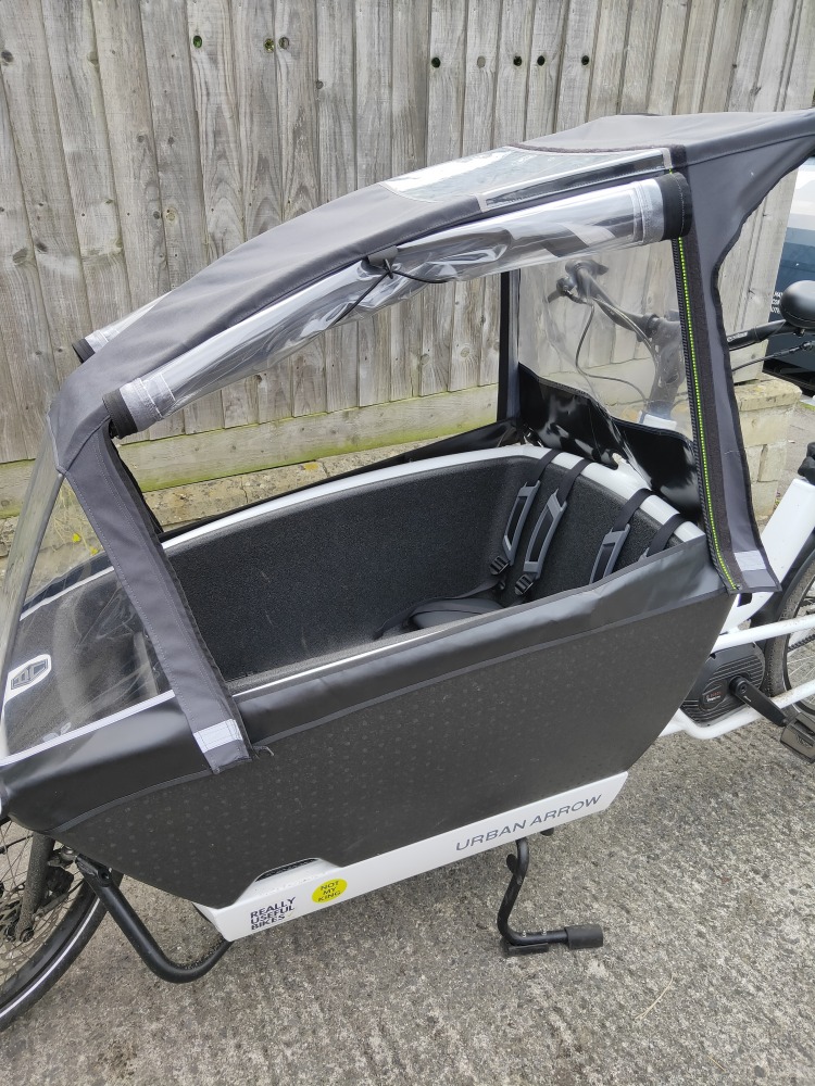 Urban Arrow Family with Donkee rain canopy